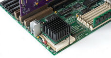 Am5x86-P75 v desce s chladičem