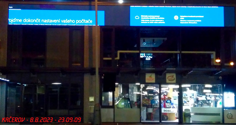 velkoplon LCD panel Pizza Company na Kaerov (Windows 10: Pojme dokonit nastaven vaeho potae)